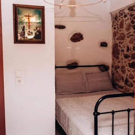 Hill House Sandali 2 דירה *